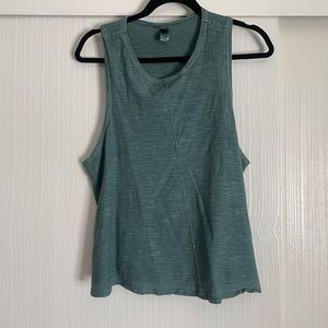 High neck, green tank